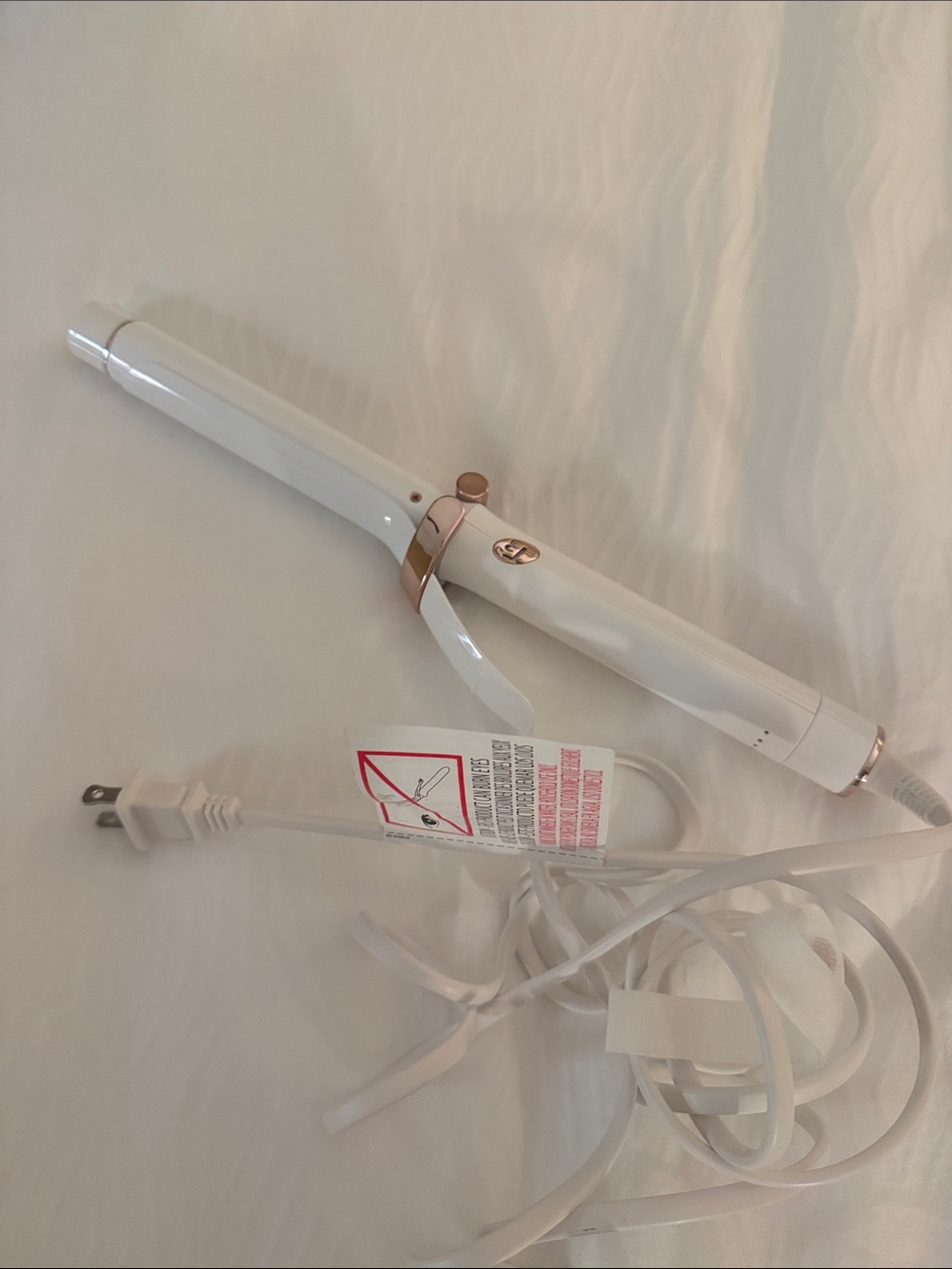 T3 White Curling Wand with Rose Gold Accents